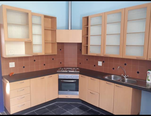 2 bed property to rent in WOODSTOCK